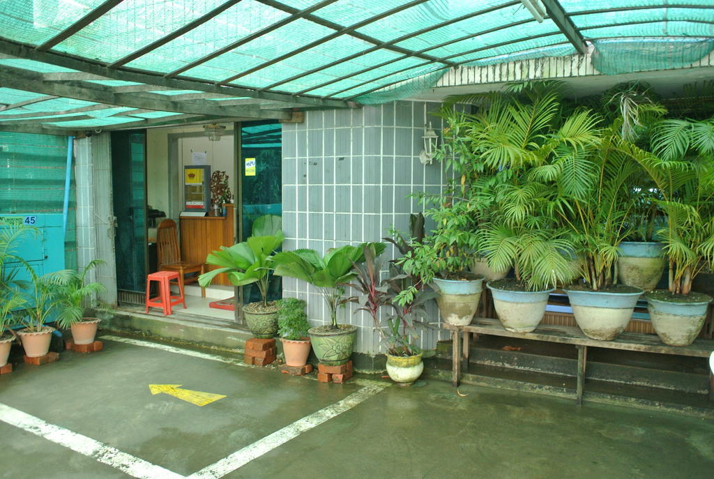 Silver Moon Hotel Yangon Exterior photo